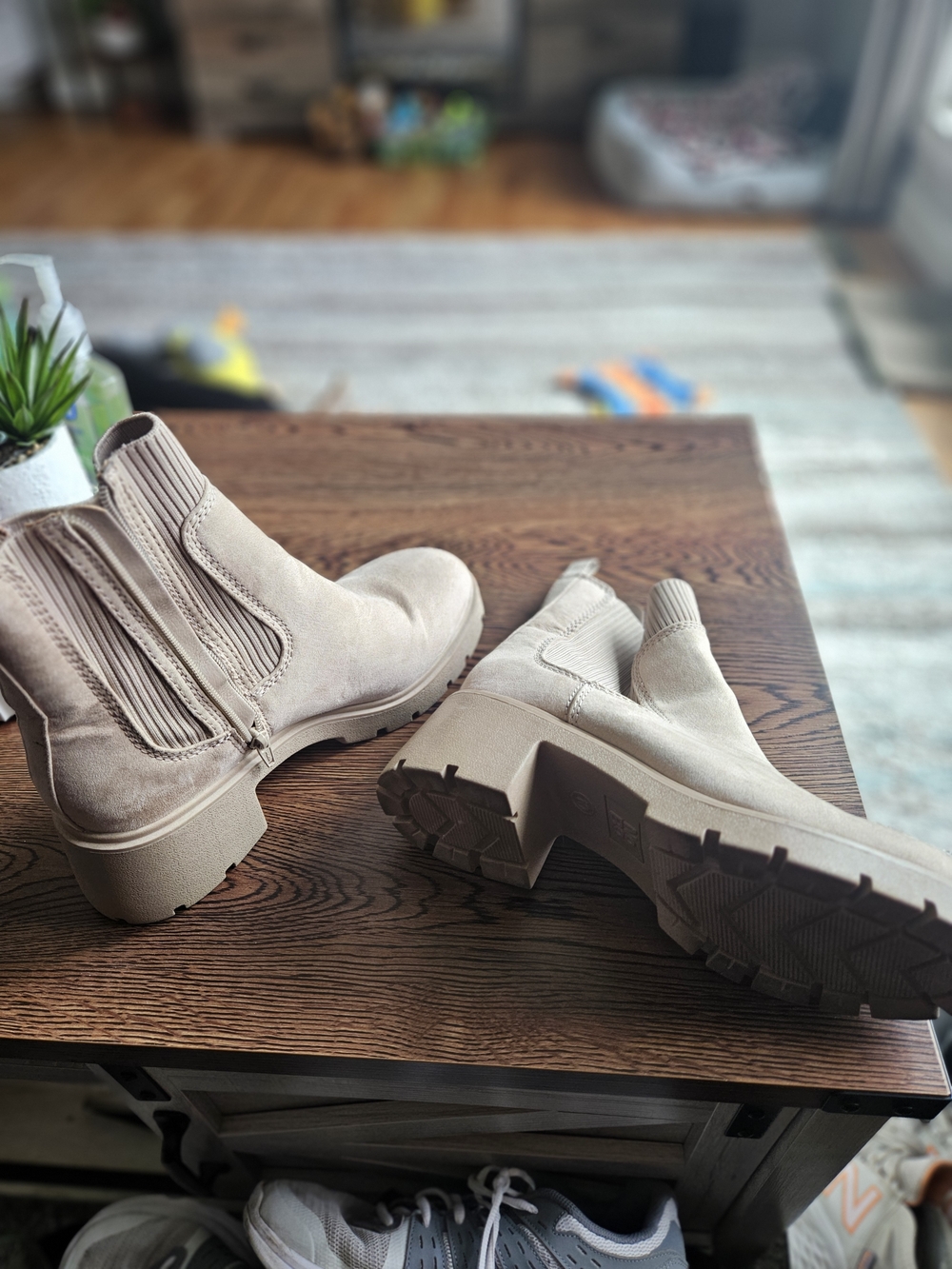 Women's Chunky Chelsea Boots in Light Beige